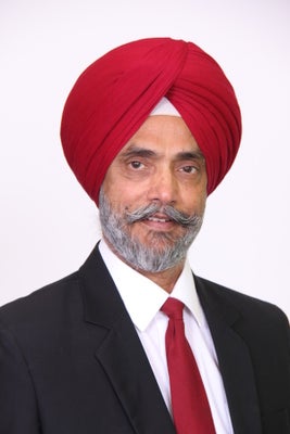 Portrait of Balwinder (Bill) Kahlon, Associate.