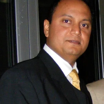 Image of Vickram Deol, Associate